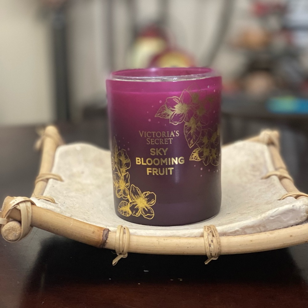 NWT victoria secret Cosmic Botanicals Scented Candle